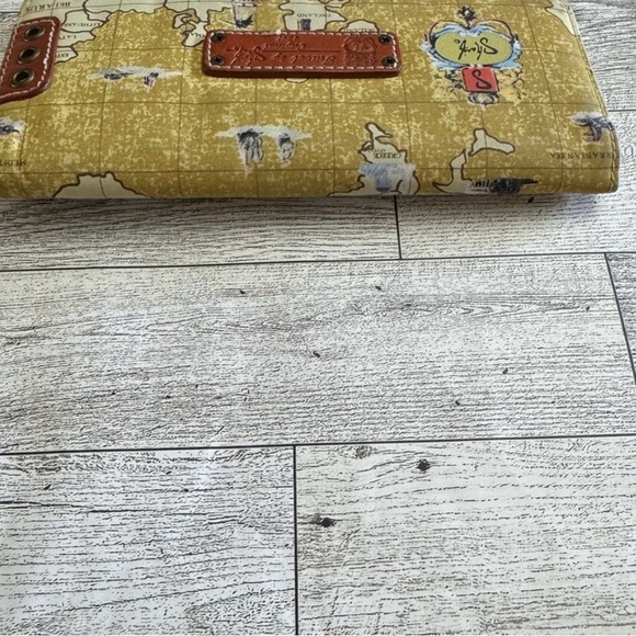 Travel by Sharif Wallet - Picture 6 of 9